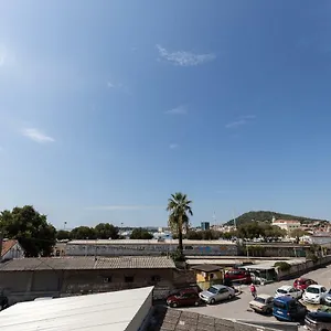 https://apinelo-port-rooms.splithotels.org