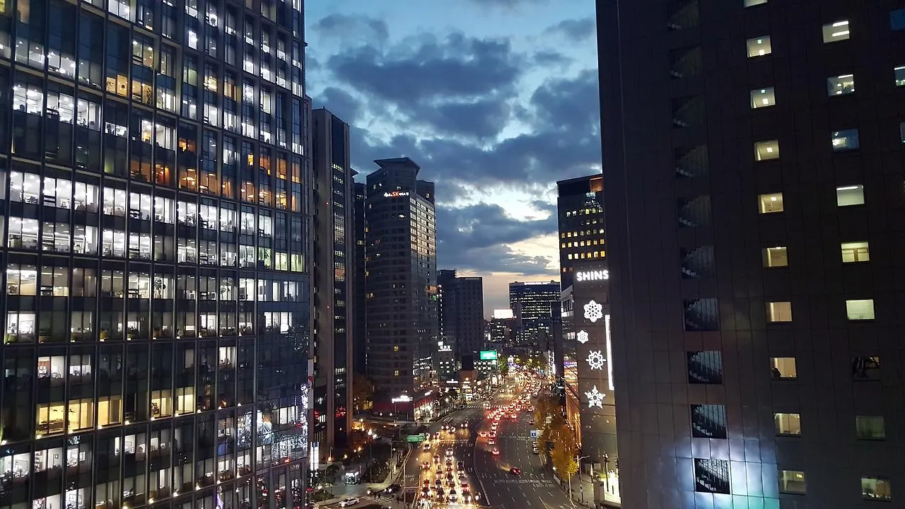 بيت شباب 57 ميونجدونج سيول